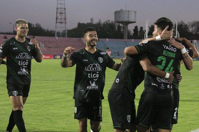 Real Tomayapo volvió a sumar tres puntos en el IV Centenario