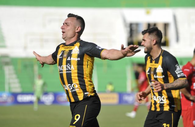 El Tigre se consolida como  líder tras ganar a Royal Pari 