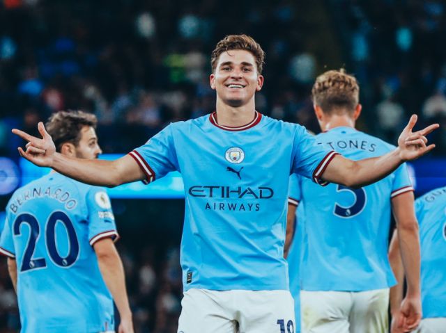 Guardiola elogió a Julián  Álvarez tras sus dos goles