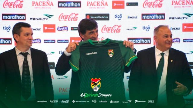 Costas cuenta con base de 50 jugadores para convocar 