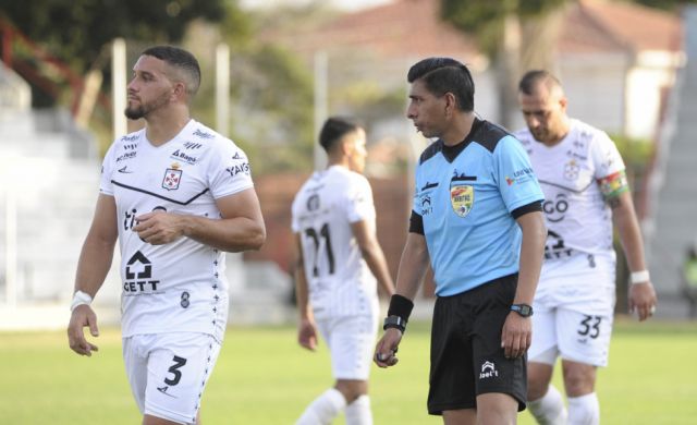 Real Santa Cruz y Blooming juegan la Copa Santa Cruz