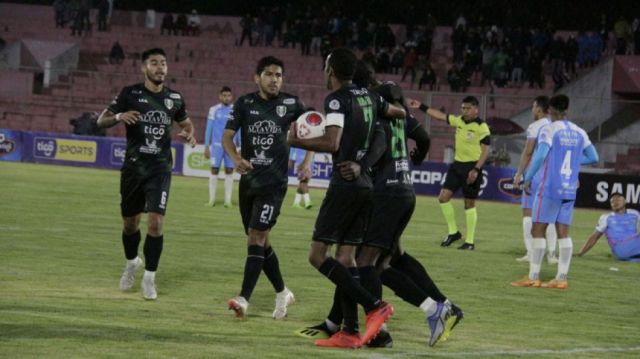 Real Tomayapo dividió honores con Blooming en el IV Centenario