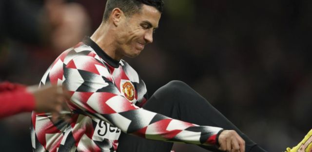 Cristiano Ronaldo se marcha al  vestuario con el partido en juego