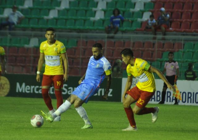 Rafinha salva a Blooming  con un golazo de tiro libre