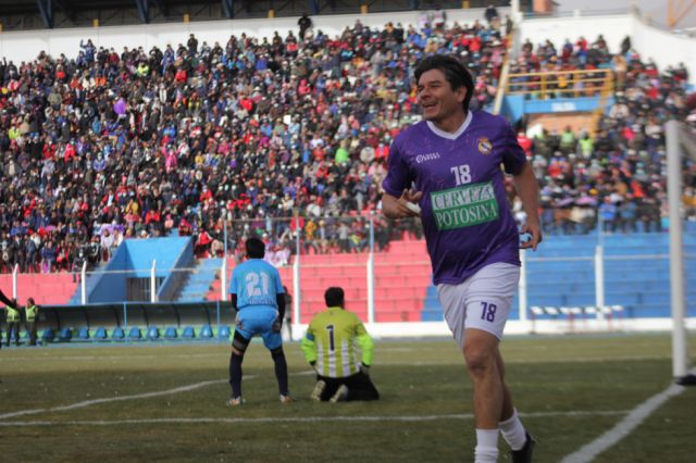 Mundialistas del 94 jugarán un partido solidario por Real Potosí 