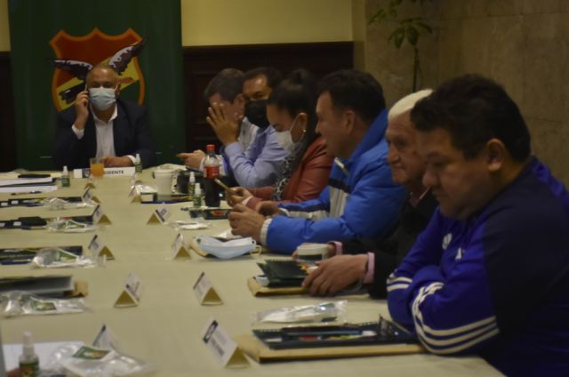 CONMEBOL conmina a la FBF a finalizar el torneo con 30 fechas 