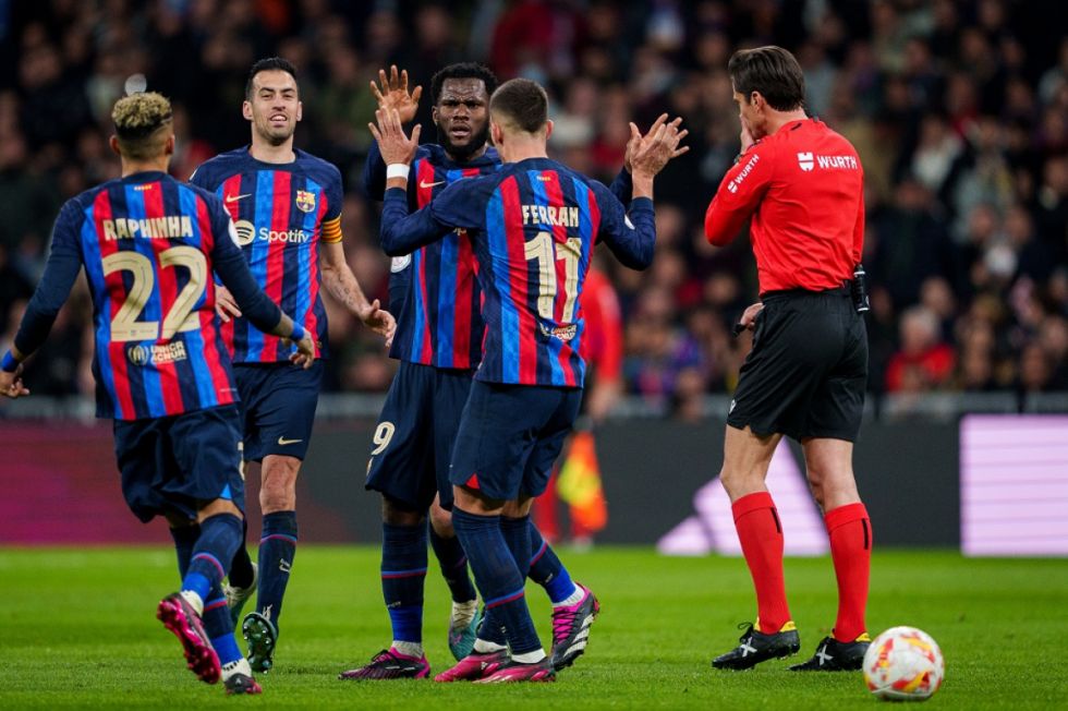 El Barça da el golpe en el Bernabéu y toma ventaja
