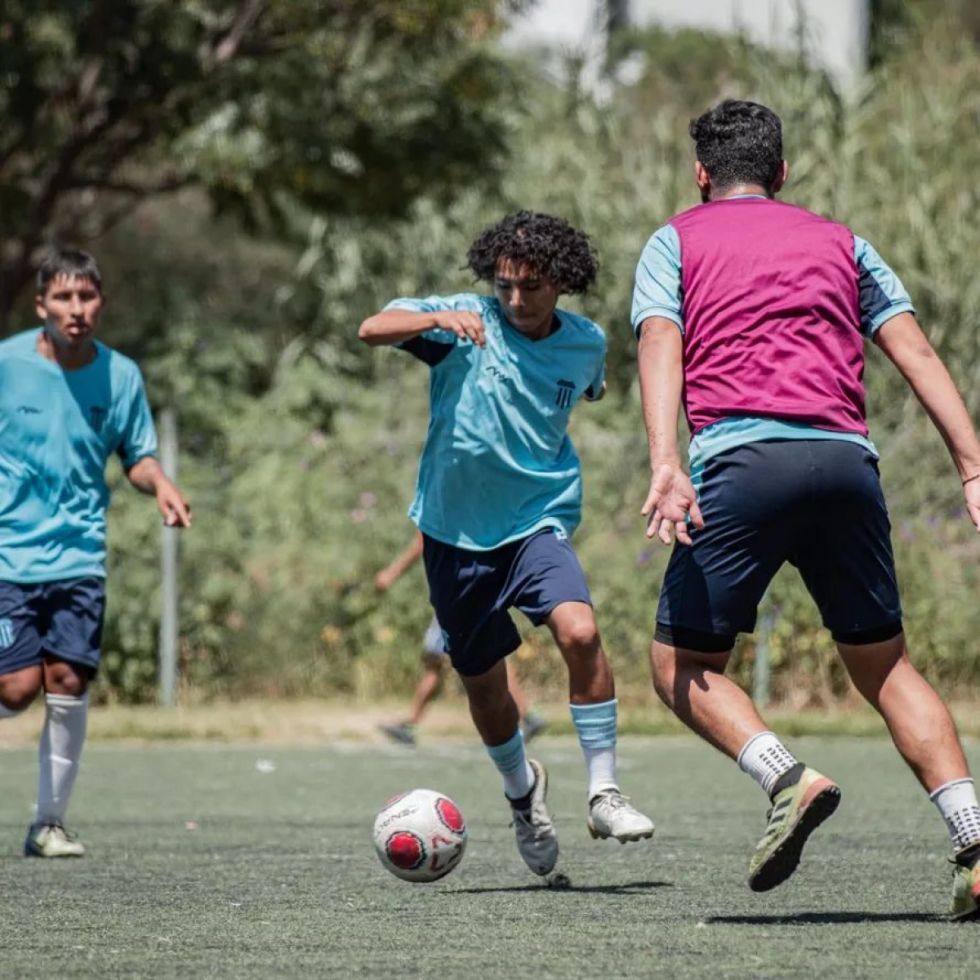 Ciclón anuncia la contratación de un goleador argentino ex Petrolero 