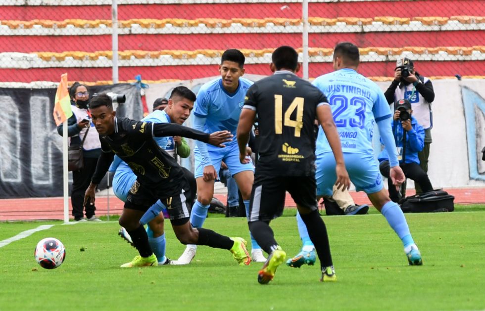 Bolívar sin la base que jugó Libertadores superó a Vaca Diez 