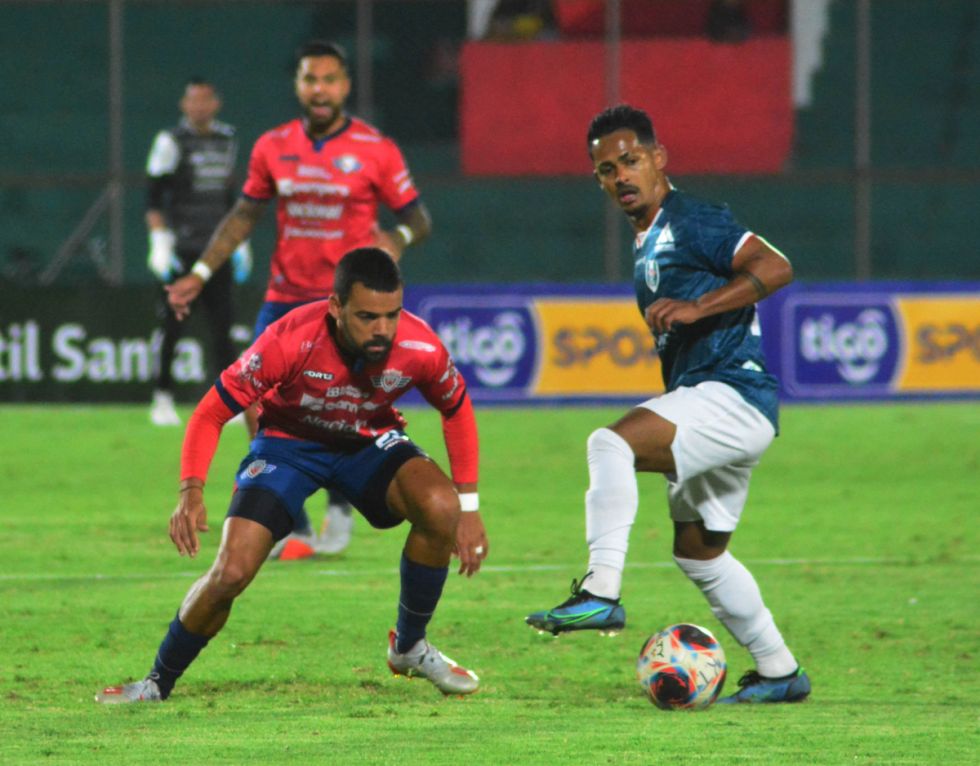 Real Tomayapo resigna un empate en casa ante Wilstermann