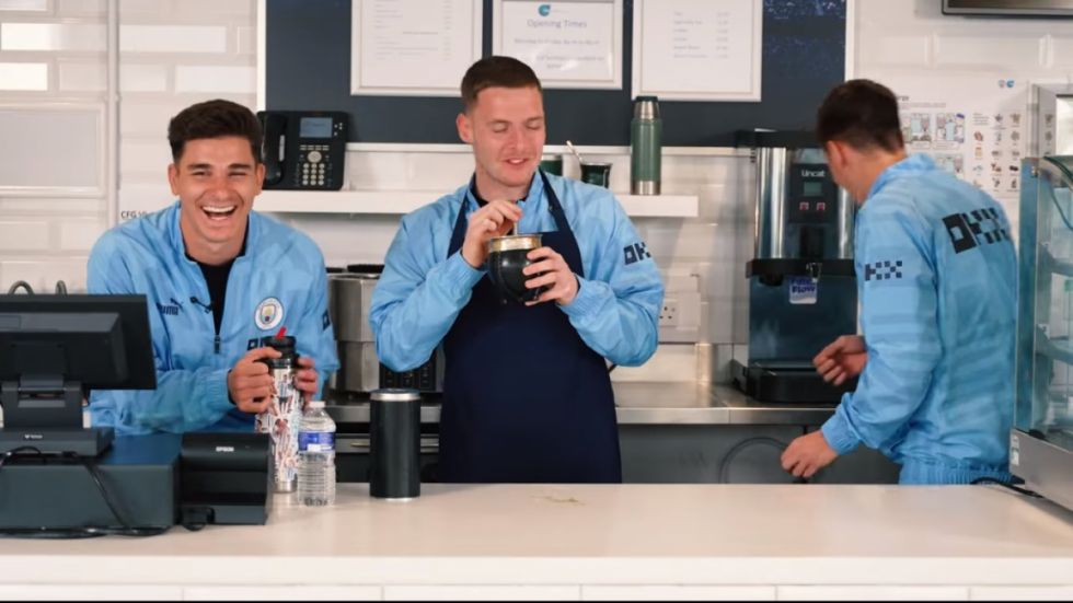 Cómo preparar un buen mate argentino: El divertido tutorial de Julián Álvarez (Video)