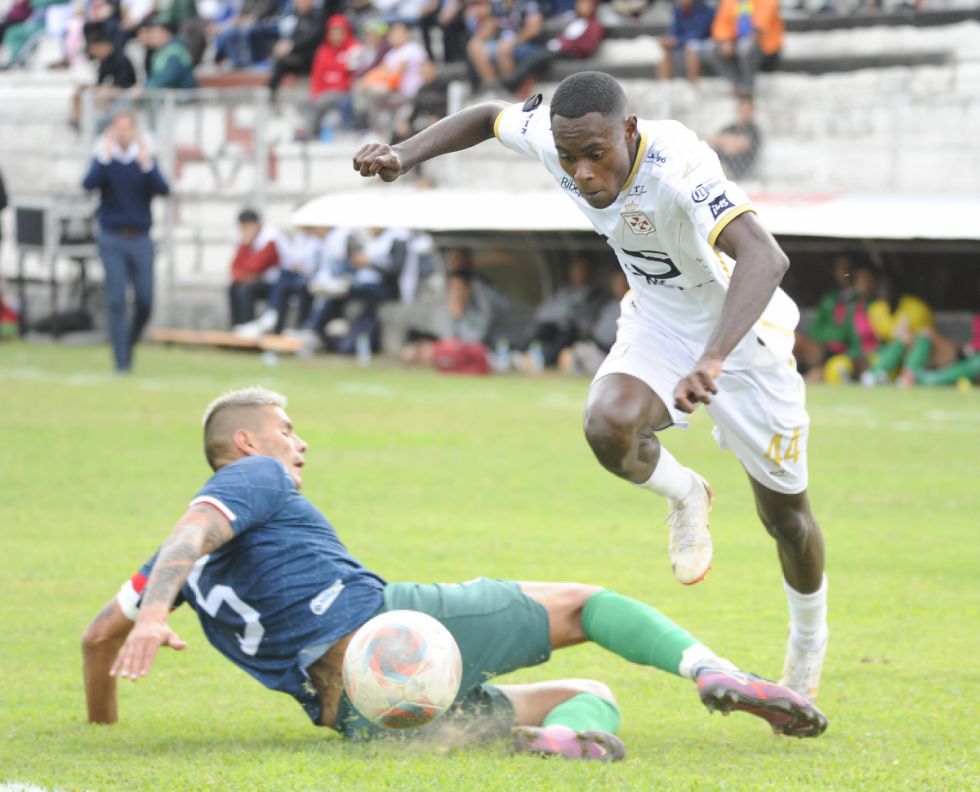 Fútbol profesional boliviano: Así está la apretada tabla del punto promedio del descenso 