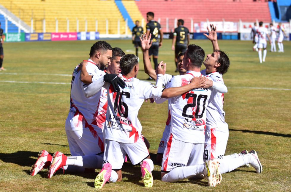 Nacional Potosí descarga su furia sobre Vaca Díez 
