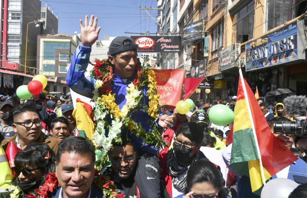 Garibay recibe el máximo galardón de una institución nacional 