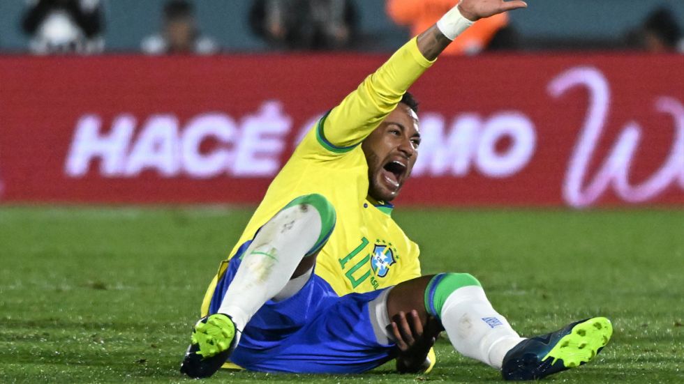 Durísimo para Neymar: Brasil confirma la gravedad de la lesión (video)