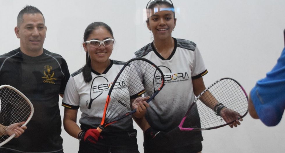 Villarroel y Calvo son campeonas mundiales en dobles femeninos 12 años