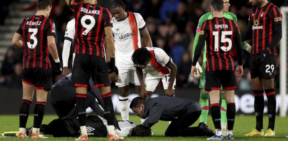 El Bournemouth-Luton, suspendido  por el desmayo de un jugador
