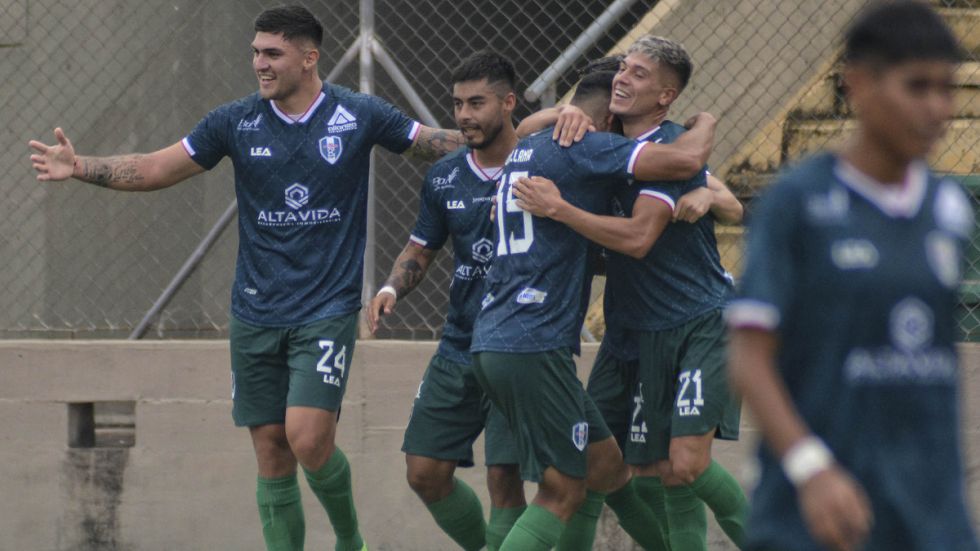 Tomayapo renovó con dos futbolistas que fueron titulares en 2023