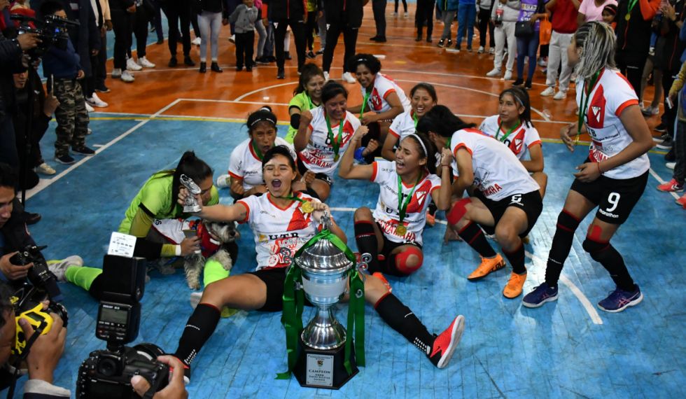 Always Ready conquista el tricampeonato en el futsal femenino 