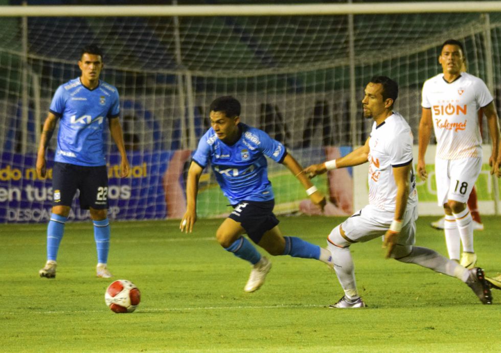 Blooming se repone con un  gol en la agonía del partido 