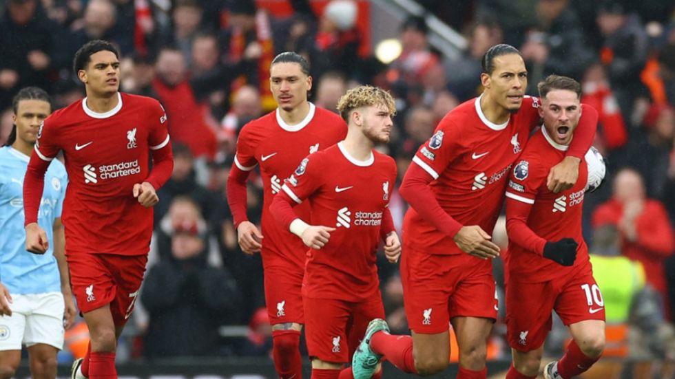 Liverpool iguala con City y el Arsenal asume el liderato