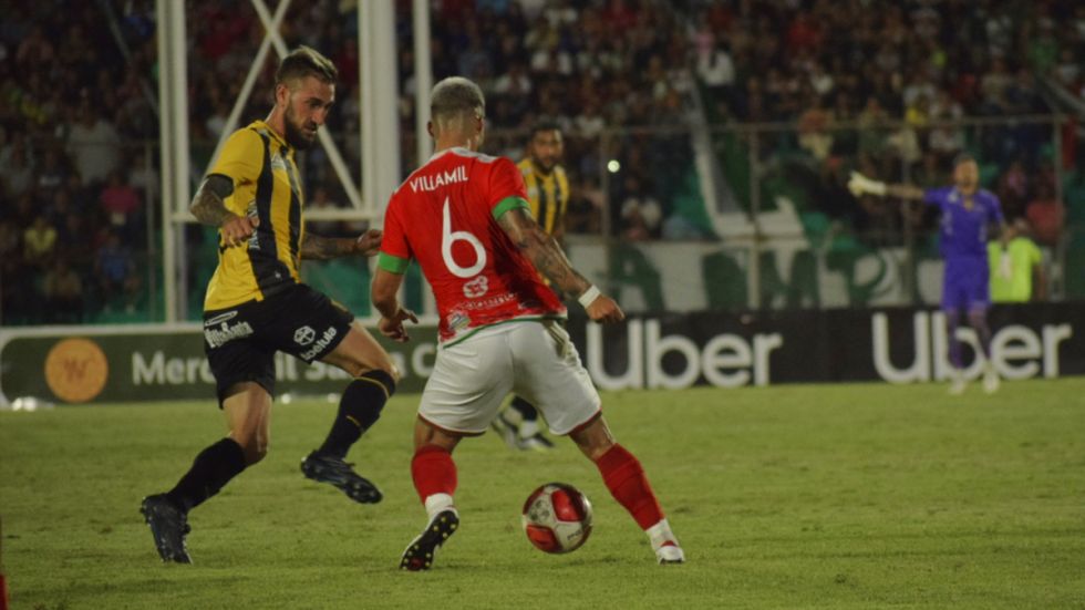 Tomayapo sigue desbloqueando logros: Consiguió su primera victoria ante The Strongest (VIDEO)