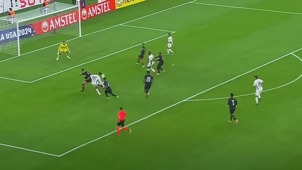 Le movieron el arco: Villamil quedó muy cerca de anotar su primer gol en Liga