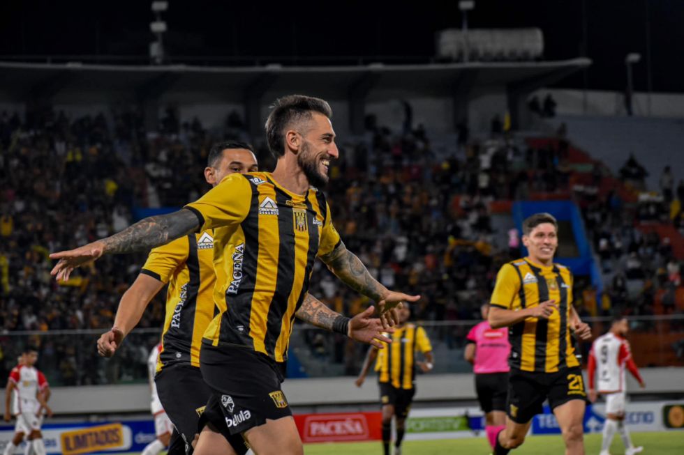The Strongest gana la primera  semifinal ante la “U” de Vinto