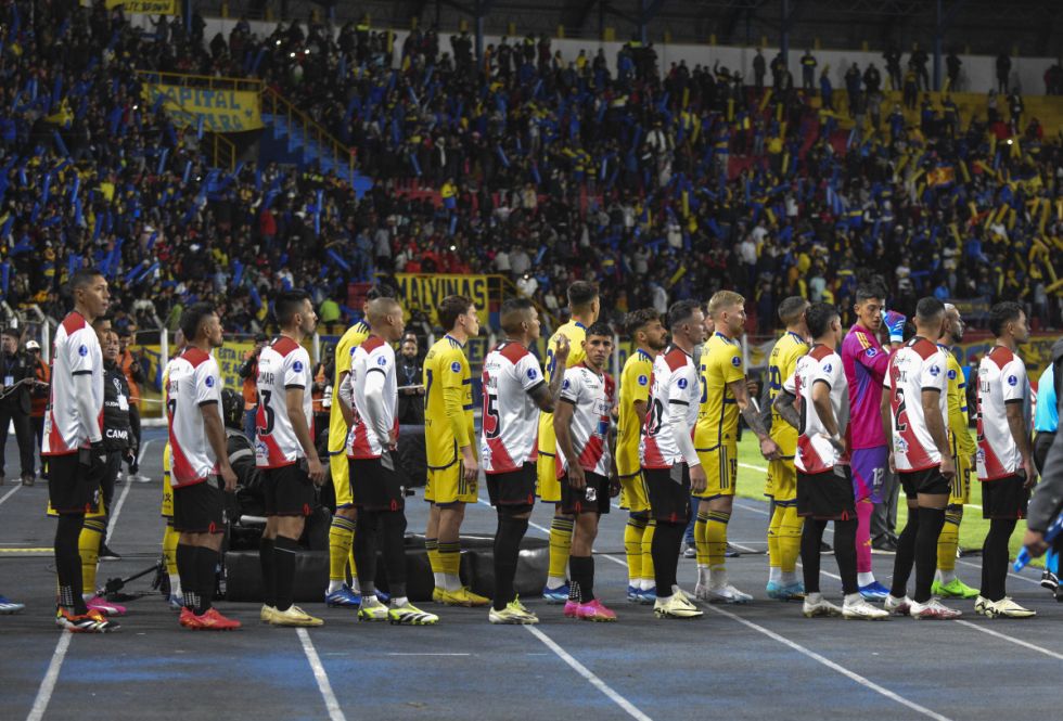  Nacional Potosí juega contra Sportivo Trinidense por salir del fondo 