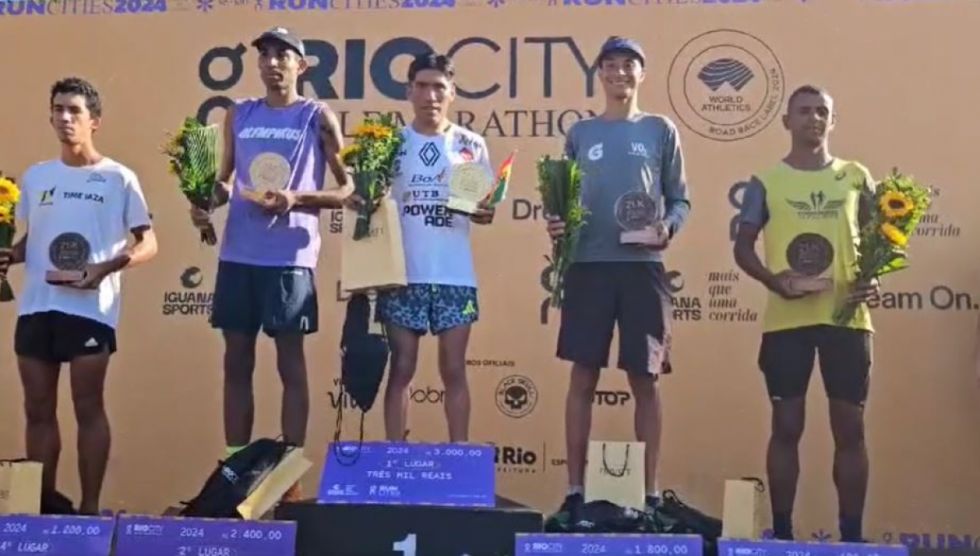 Héctor Garibay lleva a Bolivia al podio tras ganar la media maratón de Río de Janeiro 