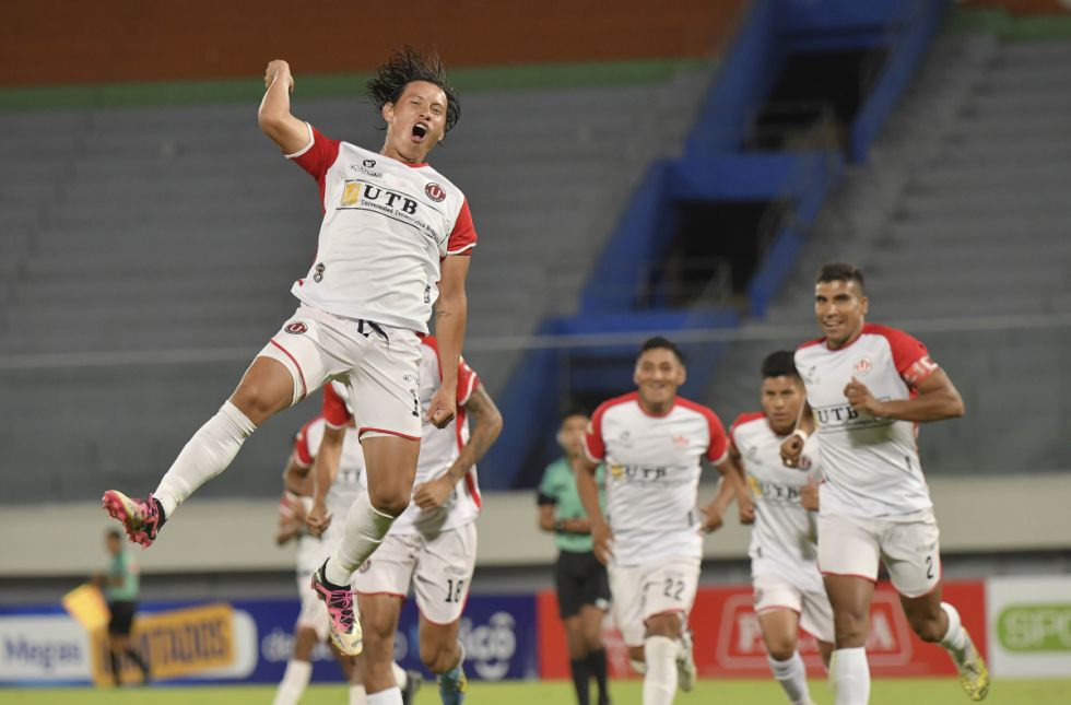 La “U” de Vinto gana sobre el  filo del partido a Royal Pari 