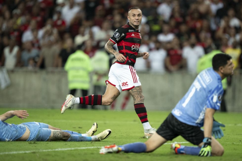 Bolívar pierde el invicto con goleada ante Flamengo