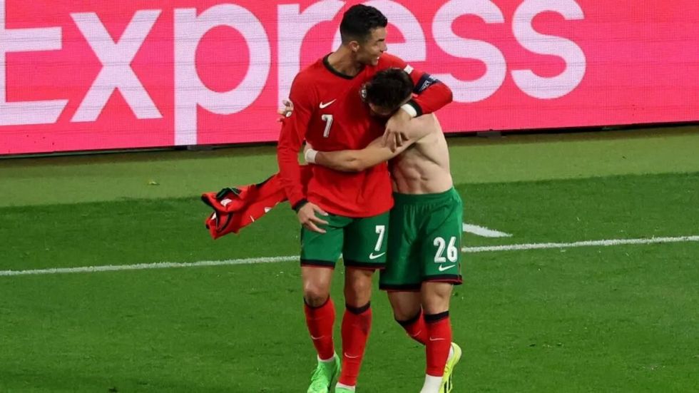 Eurocopa: La Portugal de Cristiano se lo dio vuelta sobre el final a República Checa
