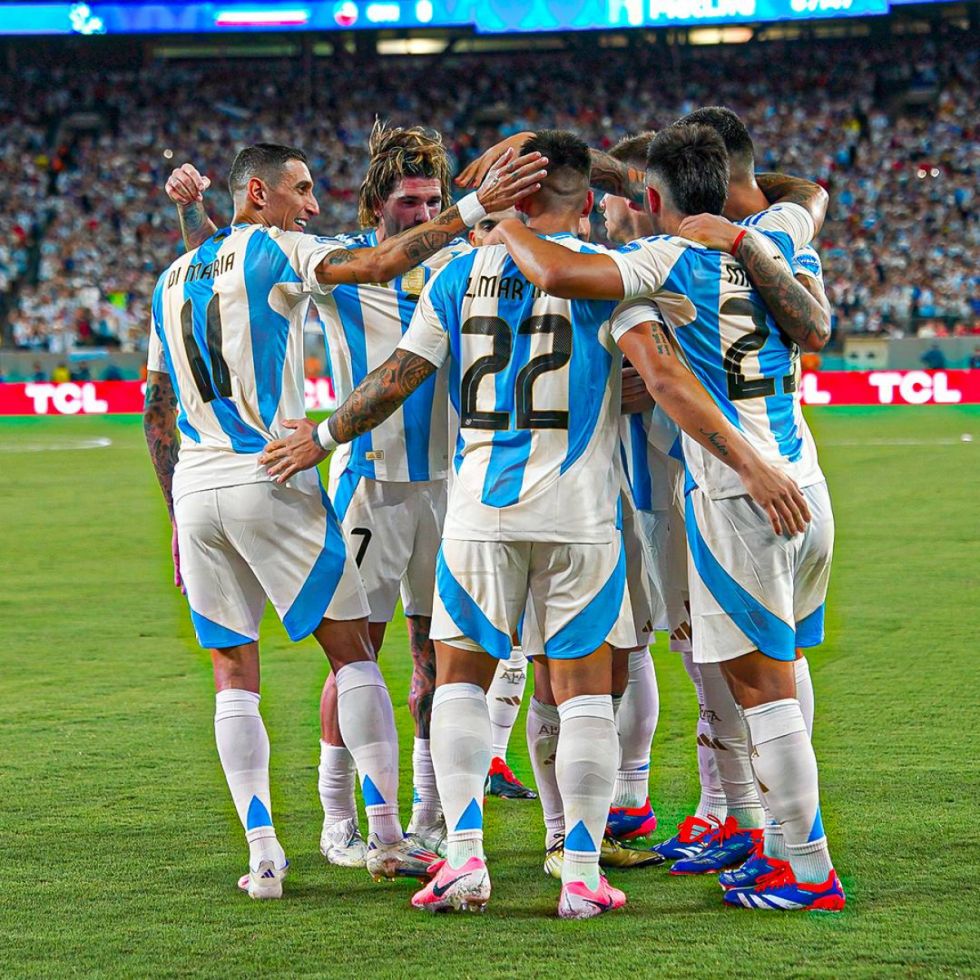 Argentina sella su pase con  un grito agónico de Lautaro