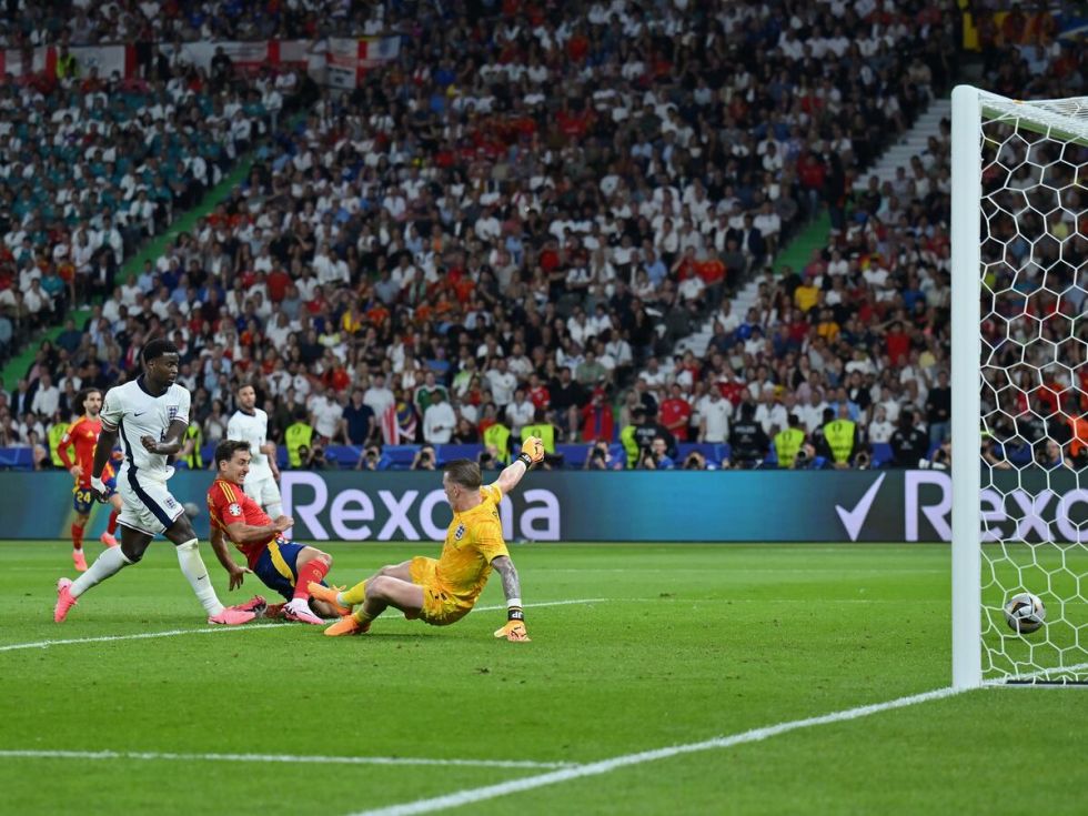 España derrota a Inglaterra y levanta su cuarta Eurocopa