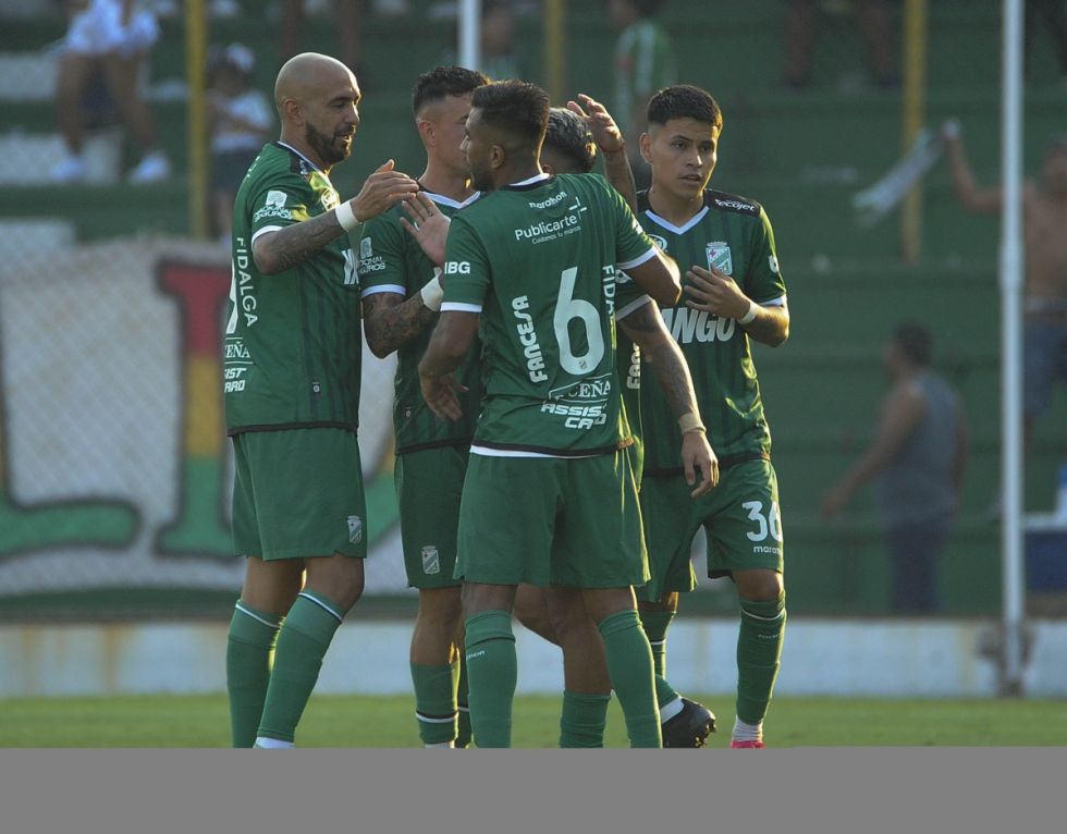 Oriente Petrolero suma un triplete 