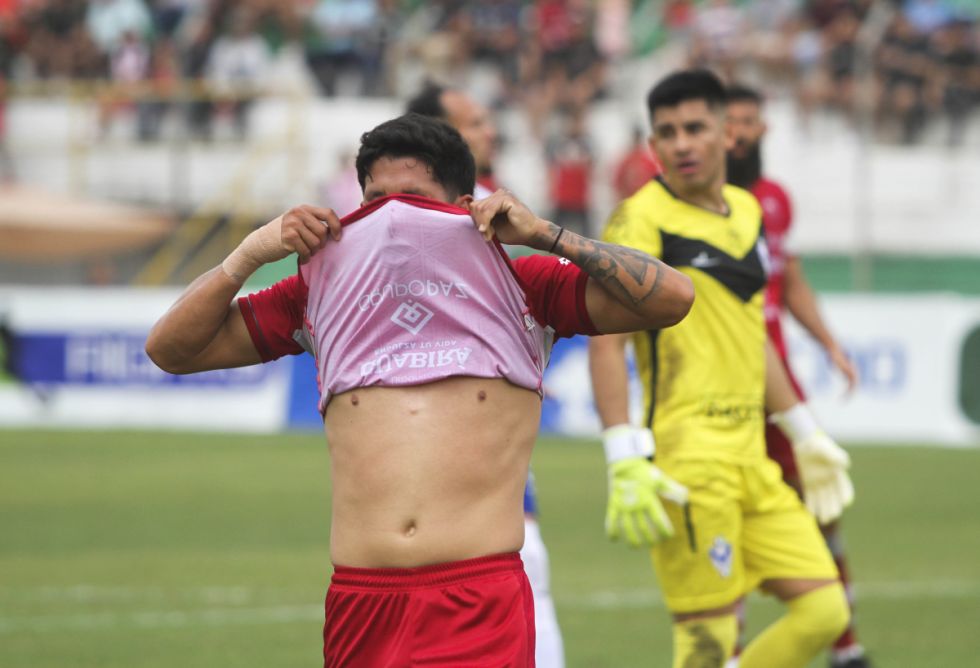Un nuevo entrenador deja sus funciones en un club de la División Profesional 