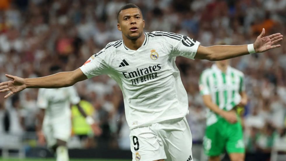 Real Madrid volvió al triunfo con doblete de Mbappé