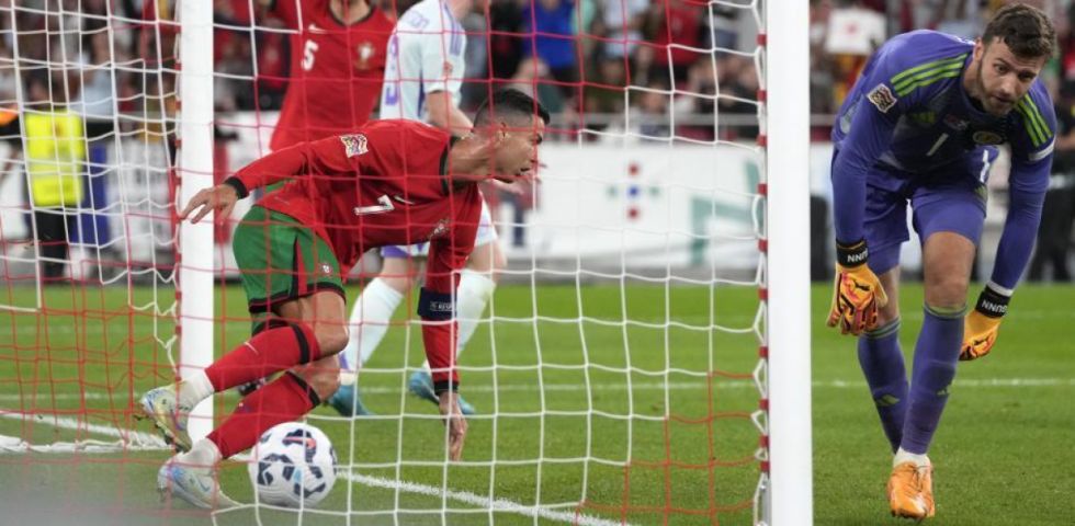 Cristiano vuelve a ser decisivo para  Portugal entrando como suplente