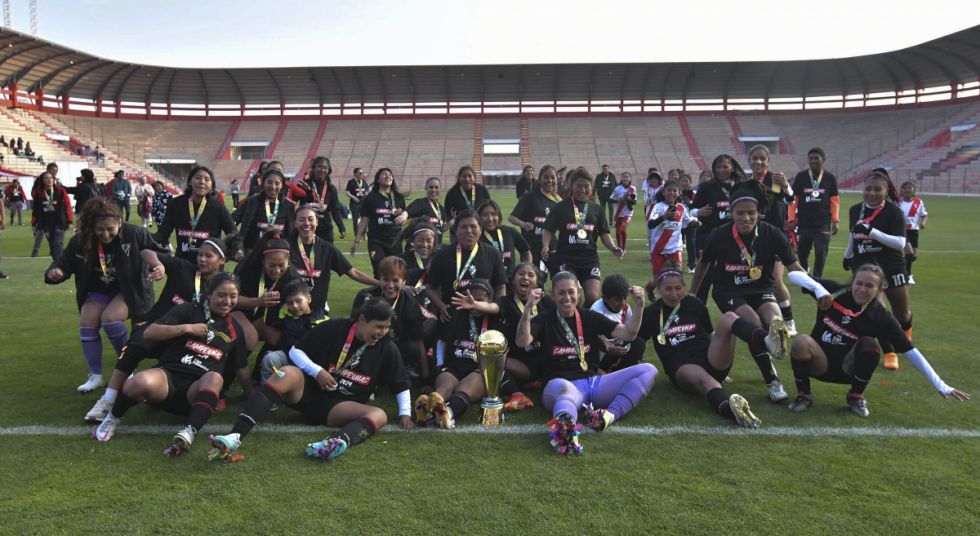 Always amplía su supremacía  en el fútbol femenino boliviano 