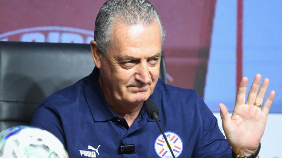 Alfaro citó en Paraguay a un jugador de la liga boliviana