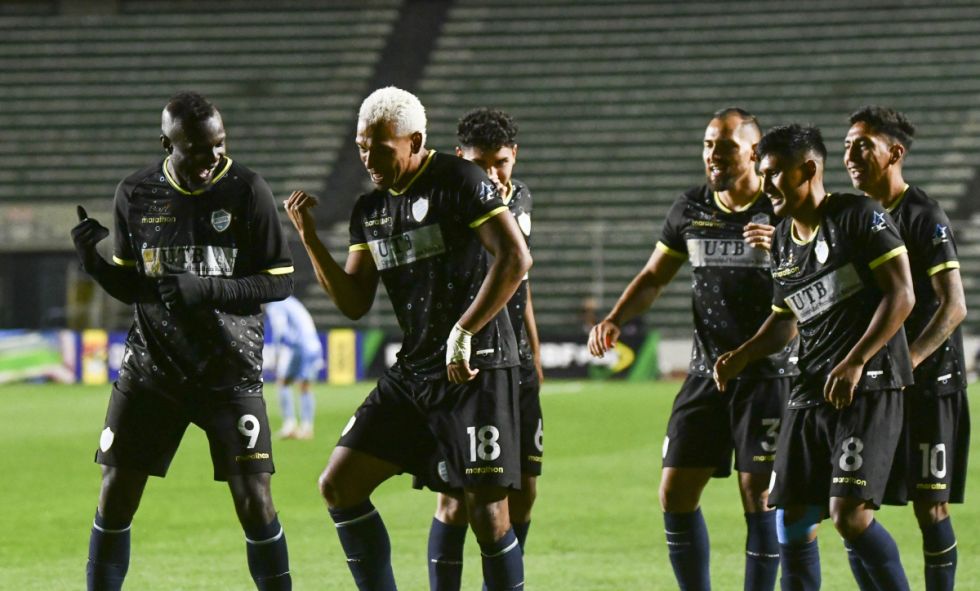 Con gol Jair Reinoso, Aurora  frena al puntero en La Paz
