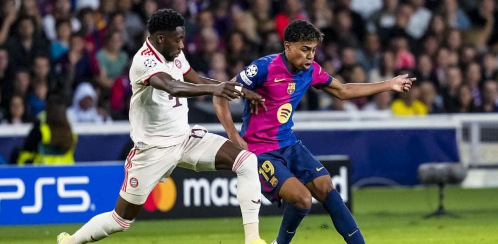 El agente de Davies:  "Falso, no tiene acuerdo con el Madrid, hay muchas opciones"