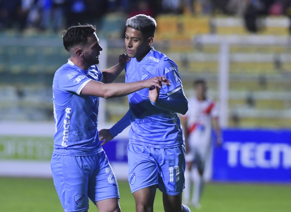 Bolívar se aleja como líder tras golear a Nacional Potosí