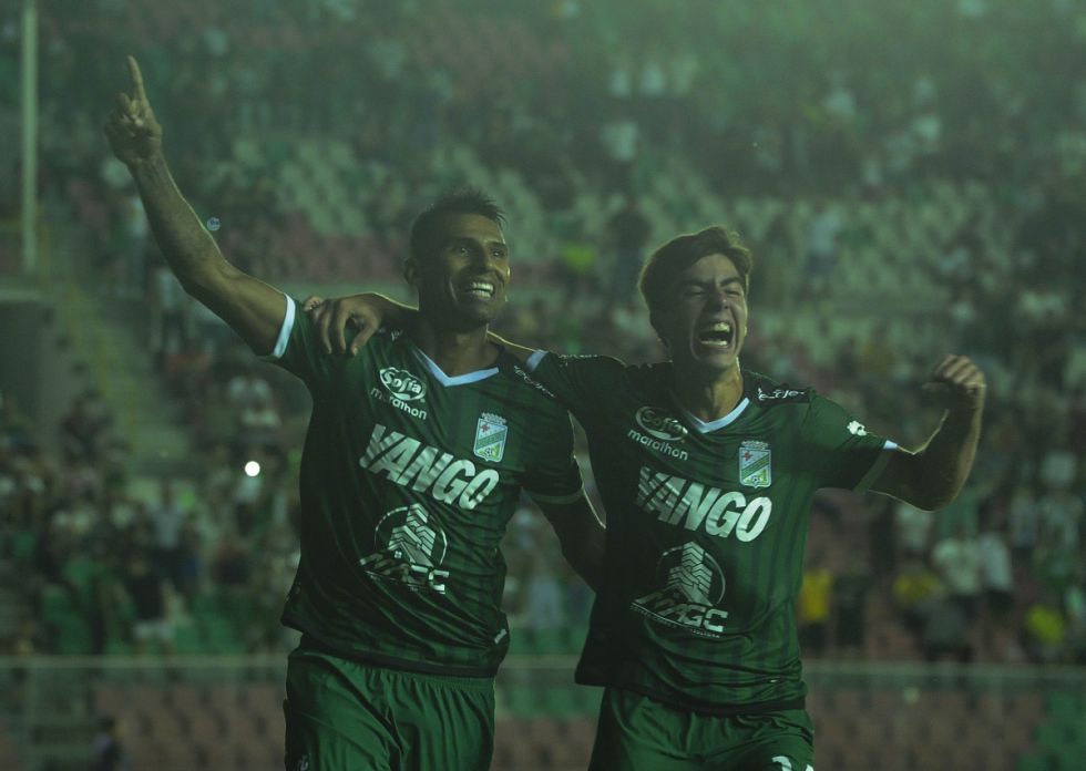 Oriente Petrolero levanta cabeza 