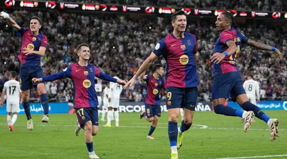 Supergoleada del Barça en La Meca llena de dudas al Madrid