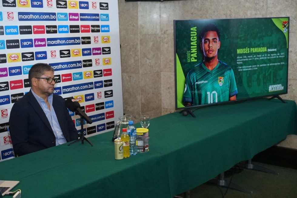 Oscar Villegas cita a 26 jugadores para enfrentar a Perú y Uruguay 