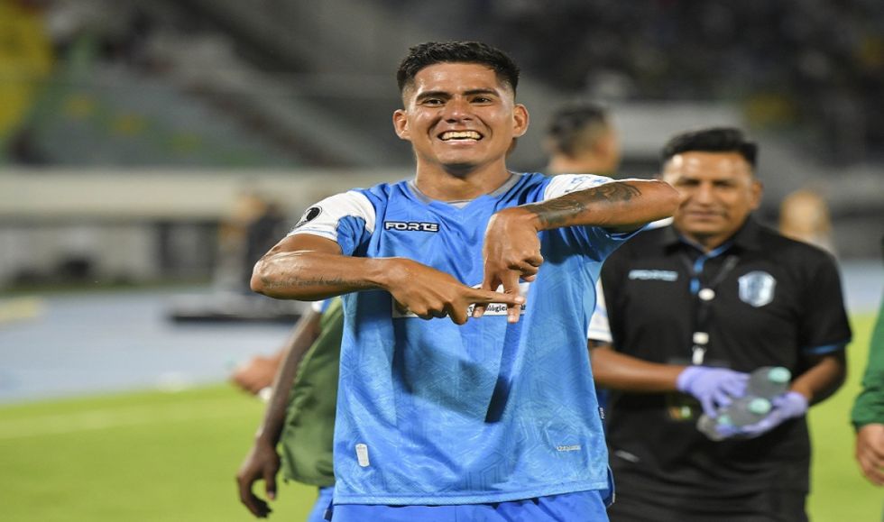 San Antonio defiende el  liderato en su visita a Peñarol