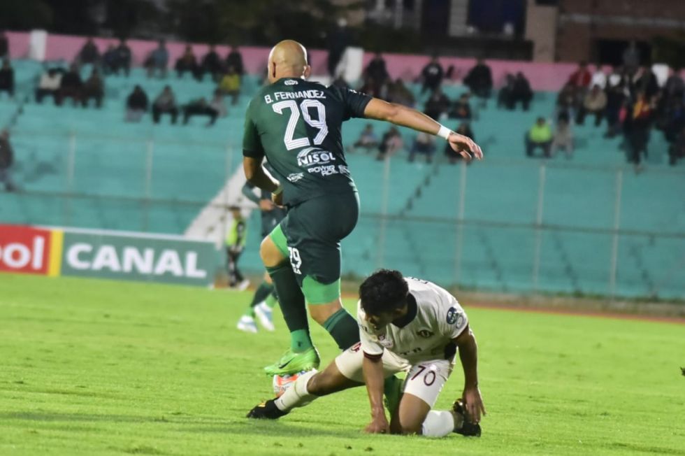 Con un empate en el final, la  “U” castiga a Real Tomayapo 