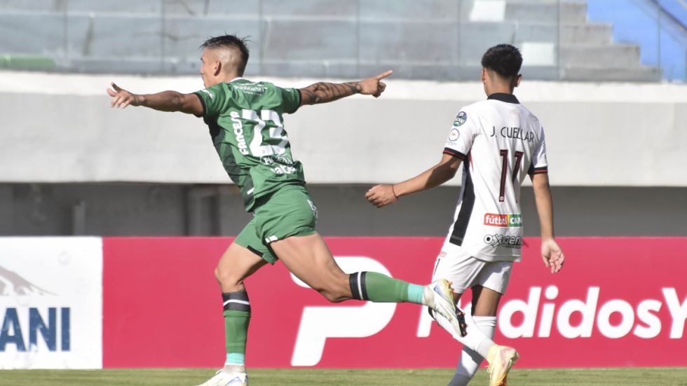 Primer gol de Ricardo Centurión en el fútbol boliviano 